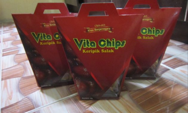Keripik Salak via bukalapakcom, 1. Carica, 2. Batik Tulis Gumelem, 3. Purwaceng, 4. Dodol Salak, 6. Sirup Salak, 7. Keripik Salak, 8. Kopi Biji Salak, 9. Keripik Kentang, 10. Buah Salak, 11. Buntil, 12. Apem, 13. Dawet Ayu, 14. Bakso Ketupat, 15. Poci