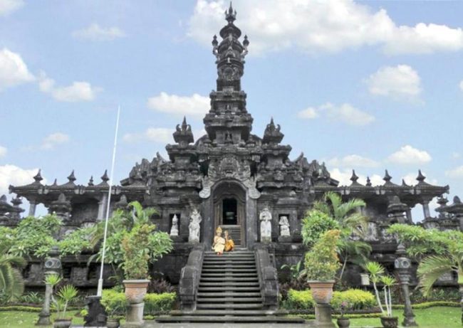 Monumen Perjuangan Taman Mumbul, 1. Ekowisata Mangrove Wanasari, 2. Sangeh Monkey Forest, 3. New Kuta Green Park, 4. Circus Waterpark Kuta, 5. Pantai Jerman, 6. Pantai Kelan, 7. Pantai Muaya, 8. Pantai Mimpi Pondok Pemuda, 9. Pantai Tegal Wangi, 10. Pantai Balangan, 11. Tanjung Balangan, 12. Pantai Dreamland, 13. Pantai Pemutih, 14. Pantai Bingin, 15. Pantai Padang – Padang, 16. Pantai Labuan Sait, 18. Pantai Suluban, 19. Pantai Nyang – Nyang, 20. Pantai Nunggalan, 21. Pantai Karma Kandara, 22. Pantai Melasti, 23. Pantai Batu pageh, 24. Pantai Pandawa, 25. Pantai Gunung Payung, 26. Pantai Sawangan, 27. Pantai Geger, 28. Pantai Mengiat, 29. Pantai Segara Samuh, 30. Pantai Selagan Nusa Dua, 31. Pantai Tanjung Benoa, 32. Air Terjun Nungnung, 33. Air Terjun Bidadari Ayung, 34. Sungai Ayung, 35. Air Terjun Batu Lantang, 36. Air Terjun Sulangi, 37. Patung Dewa Ruci, 38. Kawasan Pura Luhur Uluwatu, 39. Pesawat Bengong, 40. Nirmala Waterpark Ungasan, 41. Taman Satria Gatotkaca, 42. Joger Kuta, 43. Penangkaran Penyu Deluang Sari, 44. Taman Budaya Garuda Wisnu Kencana, 45. Bali Paragliding Tandem Flight, 46. Monumen Perjuangan Taman Mumbul, 47. Museum Becak Indonesia, 48. Museum Pasifika, 49. Dream Museum Zone, 50. Museum Kain, 51. Museum Kerang, 52. Museum Yadnya, 53. Hide N Seek, 54. Cubby House Kids Club, 55. Miniapolis Bali, 56. Pantai Timbis, 57. Pantai Dukuh, 58. Puja Mandala, 59. Pura Taman Ayun, 60. Taman Ngurah Rai Tuban, 61. Lembah Tanah Wuk, 62. Taman Mumbul, 63. Pantai Pererenan, 64. Banjar Umalas, 65. Waka Tangga, 66. Wisata Agro Pelaga, 67. Jembatan Tukad Bangkung, 68. Jimbaran Panorama Point, 69. Pura Petitenget, 70. Pantai Petitenget, 71. Pura Pucak Tedung, 72. Pura Sada Kapal, 73. Pura Batu Bolong, 74. Pantai Batu Bolong, 75. Pura Kancing Gumi, 76. Pura Pucak Mangu, 77. Desa Wisata Petang, 78. Ladang Bunga Gumilir, 79. Desa Wisata Baha, 80. Bumi Perkemahan Blahkiuh, 81. Pantai Seseh, 82. Pantai Derawan, 83. Pantai Batu Mejan, 84. Pantai Double Six, 85. Taman Rekreasi Bethesda, 86. Pantai Selasih, 87. Pantai Batu Belig, 88. Pantai Munggu, 89. Pantai Mengening, 90. Pantai Kayu Putih, 91. Pulau Nusa Dharma, 92. Pulau Peninsula, 93. Splash Waterpark, 94. Waterbom Bali, 95. Pantai Legian, 96. Pantai Seminyak, 97. Desa Wisata Bindu, 98. Bali Swing Bongkasa, 99. Elephant Camp Petang