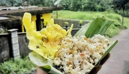 Nasi Megono Khas Batang, 1. Corobikang Khas Batang, 2. Getuk Mawur, 3. Getuk Iris, 4. Batik Tradisional Batang, 5. Soto Kebo Khas Batang, 6. Lontong Lamprak, 7. Surabi KaliBeluk, 8. Soto Tauco khas Batang, 9. Nasi Megono Khas Batang, 10. Lodeh Cecek, 11. Sotong Ireng, 12. Sprei lukis Abbel, 13. Keripik Buah Qrezz-Qrezz