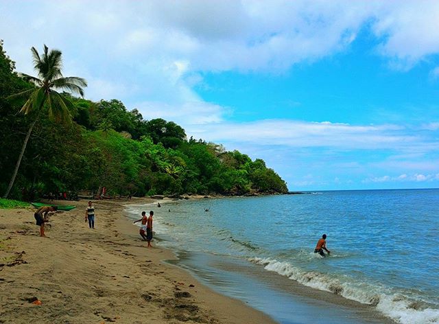 Pantai Ena Bhara, 1. Kampung Adat Bena, 2. Taman laut Siung 17 Pulau, 3. Pemandian Air Panas Mangeruda, 4. Wisata Air Terjun Ogi, 5. Puncak Gunung Inerie, 6. Menikmati Senja Di Puncak Bukit Wolobobo, 7. Panorama Manulalu, 8. Air Panas Boba Soka, 9. Pantai Riung, 10. Batu Kodok, 11. Danau Wawomudha, 12. Kampung Adat Belaraghi, 13. Pantai Leko Ena, 14. Air Terjun Wae Roa, 15. Pantai Ena Bhara, 16. Pulau Rutong, 17. Pulau Kelelawar Ontoloe