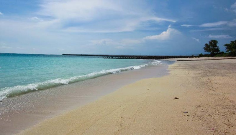 Pantai Kelan via Nusabali, 1. Ekowisata Mangrove Wanasari, 2. Sangeh Monkey Forest, 3. New Kuta Green Park, 4. Circus Waterpark Kuta, 5. Pantai Jerman, 6. Pantai Kelan, 7. Pantai Muaya, 8. Pantai Mimpi Pondok Pemuda, 9. Pantai Tegal Wangi, 10. Pantai Balangan, 11. Tanjung Balangan, 12. Pantai Dreamland, 13. Pantai Pemutih, 14. Pantai Bingin, 15. Pantai Padang – Padang, 16. Pantai Labuan Sait, 18. Pantai Suluban, 19. Pantai Nyang – Nyang, 20. Pantai Nunggalan, 21. Pantai Karma Kandara, 22. Pantai Melasti, 23. Pantai Batu pageh, 24. Pantai Pandawa, 25. Pantai Gunung Payung, 26. Pantai Sawangan, 27. Pantai Geger, 28. Pantai Mengiat, 29. Pantai Segara Samuh, 30. Pantai Selagan Nusa Dua, 31. Pantai Tanjung Benoa, 32. Air Terjun Nungnung, 33. Air Terjun Bidadari Ayung, 34. Sungai Ayung, 35. Air Terjun Batu Lantang, 36. Air Terjun Sulangi, 37. Patung Dewa Ruci, 38. Kawasan Pura Luhur Uluwatu, 39. Pesawat Bengong, 40. Nirmala Waterpark Ungasan, 41. Taman Satria Gatotkaca, 42. Joger Kuta, 43. Penangkaran Penyu Deluang Sari, 44. Taman Budaya Garuda Wisnu Kencana, 45. Bali Paragliding Tandem Flight, 46. Monumen Perjuangan Taman Mumbul, 47. Museum Becak Indonesia, 48. Museum Pasifika, 49. Dream Museum Zone, 50. Museum Kain, 51. Museum Kerang, 52. Museum Yadnya, 53. Hide N Seek, 54. Cubby House Kids Club, 55. Miniapolis Bali, 56. Pantai Timbis, 57. Pantai Dukuh, 58. Puja Mandala, 59. Pura Taman Ayun, 60. Taman Ngurah Rai Tuban, 61. Lembah Tanah Wuk, 62. Taman Mumbul, 63. Pantai Pererenan, 64. Banjar Umalas, 65. Waka Tangga, 66. Wisata Agro Pelaga, 67. Jembatan Tukad Bangkung, 68. Jimbaran Panorama Point, 69. Pura Petitenget, 70. Pantai Petitenget, 71. Pura Pucak Tedung, 72. Pura Sada Kapal, 73. Pura Batu Bolong, 74. Pantai Batu Bolong, 75. Pura Kancing Gumi, 76. Pura Pucak Mangu, 77. Desa Wisata Petang, 78. Ladang Bunga Gumilir, 79. Desa Wisata Baha, 80. Bumi Perkemahan Blahkiuh, 81. Pantai Seseh, 82. Pantai Derawan, 83. Pantai Batu Mejan, 84. Pantai Double Six, 85. Taman Rekreasi Bethesda, 86. Pantai Selasih, 87. Pantai Batu Belig, 88. Pantai Munggu, 89. Pantai Mengening, 90. Pantai Kayu Putih, 91. Pulau Nusa Dharma, 92. Pulau Peninsula, 93. Splash Waterpark, 94. Waterbom Bali, 95. Pantai Legian, 96. Pantai Seminyak, 97. Desa Wisata Bindu, 98. Bali Swing Bongkasa, 99. Elephant Camp Petang
