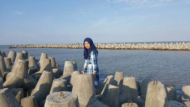 Pantai Limbangan via IG @neilahnurjannah, 1. Pantai Dadap, 2. Wisata Pohon Randu Gede, 3. Jembatan Terusan Indramayu, 4. Scince Center Mutiara Bangsa, 5. Pulau Biawak Indramayu, 6. Taman Tjimanoek, 7. Waduk Cipancuh Indramayu, 8. Hutan Mangrove Karangsong, 9. Tugu Perjuangan, 10. Pantai Glayem, 11. Agung Fantasi Waterpark, 12. Kolam Pemancingan Wanguk, 13. Alun – alun Indramayu, 14. Situ Bolang, 15. Situs Buyut Banjar, 16. Pantai Balongan Indah, 17. Pantai Tanah Merah Eretan, 18. Taman Rusa Bumi Patra, 19. Wisata Tiga Bintang Firdaus, 20. Agung Fantasi water Park, 21. Waterboom Bojongsari, 22. Pantai Eretan, 23. Agrowisata Mangga, 24. Pantai Tebing Patrol, 25. Pantai Cibugel, 26. Pantai Solikin, 27. Pantai Limbangan, 28. Waterboom Tirta Djaya, 29. Curug Citayam Indramayu, 30. Masjid Agung Indramayu, 31. Pantai Rembat, 32. Monumen Bumi Patra, 33. Pantai Karangsong, 34. Pantai Tirtamaya
