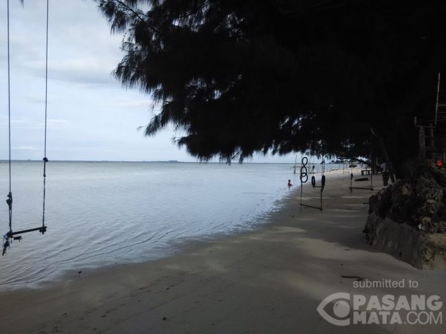 Pantai Saung Cemara Kasih via Detik, 1. Pantai Pasir Perawan, 2. Jembatan Cinta, 3. Pantai Pulau Dolphin, 4. Taman Nasional, 5. Pantai Bintang, 6. Pantai Saung Cemara Kasih, 7. Pulau Tidung Kecil, 8. Pantai Pulau Perak, 9. Saung Sunset, 10. Pantai Semak Daun, 11. Jembatan Pengantin, 12. Pantai Pulau Air, 13. Pantai LIPI, 14. Danau Asmara, 15. Pantai Pulau Bira, 16. Pulau Untung Jawa, 17. Pulau Kotok, 18. Pulau Bidadari, 19. Pulau Onrust, 20. Pulau Ayer, 21. Pulau Harapan, 22. Pulau Pramuka, 23. Pulau Macan, 24. Pulau Pari, 25. Pulau Genteng Kecil, 26. Pulau Pantara, 27. Pulau Pelangi, 28. Pulau Sepa, 29. Pulau Putri, 30. Pulau Kelor, 31. Pulau Sabira, 32.  Pulau Kelapa, 33. Pulau Lancang, 34. Pulau Panggang, 35. Pulau Edam