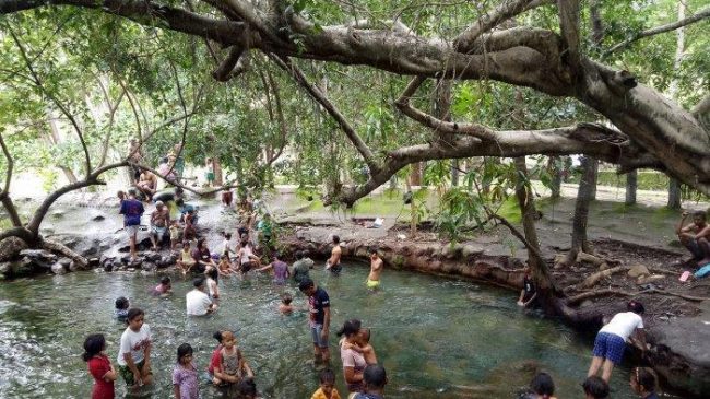Pemandian Air Panas Mangeruda, 1. Kampung Adat Bena, 2. Taman laut Siung 17 Pulau, 3. Pemandian Air Panas Mangeruda, 4. Wisata Air Terjun Ogi, 5. Puncak Gunung Inerie, 6. Menikmati Senja Di Puncak Bukit Wolobobo, 7. Panorama Manulalu, 8. Air Panas Boba Soka, 9. Pantai Riung, 10. Batu Kodok, 11. Danau Wawomudha, 12. Kampung Adat Belaraghi, 13. Pantai Leko Ena, 14. Air Terjun Wae Roa, 15. Pantai Ena Bhara, 16. Pulau Rutong, 17. Pulau Kelelawar Ontoloe