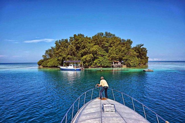 Pulau Harapan via Paradiso Traveling, 1. Pantai Pasir Perawan, 2. Jembatan Cinta, 3. Pantai Pulau Dolphin, 4. Taman Nasional, 5. Pantai Bintang, 6. Pantai Saung Cemara Kasih, 7. Pulau Tidung Kecil, 8. Pantai Pulau Perak, 9. Saung Sunset, 10. Pantai Semak Daun, 11. Jembatan Pengantin, 12. Pantai Pulau Air, 13. Pantai LIPI, 14. Danau Asmara, 15. Pantai Pulau Bira, 16. Pulau Untung Jawa, 17. Pulau Kotok, 18. Pulau Bidadari, 19. Pulau Onrust, 20. Pulau Ayer, 21. Pulau Harapan, 22. Pulau Pramuka, 23. Pulau Macan, 24. Pulau Pari, 25. Pulau Genteng Kecil, 26. Pulau Pantara, 27. Pulau Pelangi, 28. Pulau Sepa, 29. Pulau Putri, 30. Pulau Kelor, 31. Pulau Sabira, 32.  Pulau Kelapa, 33. Pulau Lancang, 34. Pulau Panggang, 35. Pulau Edam