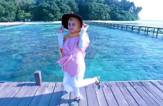 Pulau Sepa via IG @ferdinan_alaziz, 1. Pantai Pasir Perawan, 2. Jembatan Cinta, 3. Pantai Pulau Dolphin, 4. Taman Nasional, 5. Pantai Bintang, 6. Pantai Saung Cemara Kasih, 7. Pulau Tidung Kecil, 8. Pantai Pulau Perak, 9. Saung Sunset, 10. Pantai Semak Daun, 11. Jembatan Pengantin, 12. Pantai Pulau Air, 13. Pantai LIPI, 14. Danau Asmara, 15. Pantai Pulau Bira, 16. Pulau Untung Jawa, 17. Pulau Kotok, 18. Pulau Bidadari, 19. Pulau Onrust, 20. Pulau Ayer, 21. Pulau Harapan, 22. Pulau Pramuka, 23. Pulau Macan, 24. Pulau Pari, 25. Pulau Genteng Kecil, 26. Pulau Pantara, 27. Pulau Pelangi, 28. Pulau Sepa, 29. Pulau Putri, 30. Pulau Kelor, 31. Pulau Sabira, 32.  Pulau Kelapa, 33. Pulau Lancang, 34. Pulau Panggang, 35. Pulau Edam