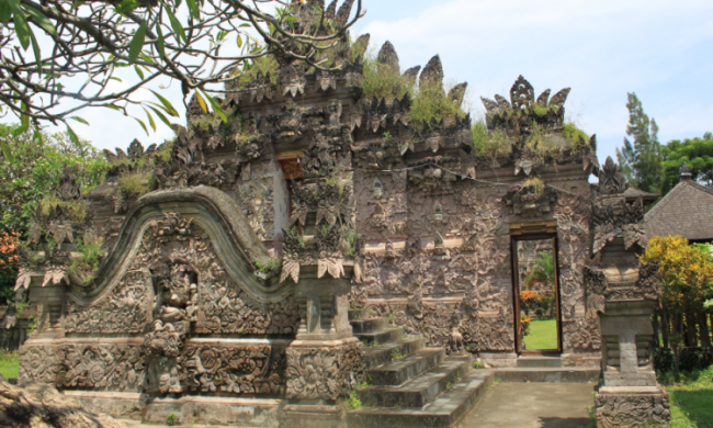 Pura Maduwe Karang, 1. Air Terjun Lembah Jian, 2. Air Terjun Bertingkat Gitgit, 3. Air Panas Banjar, 4. Air Terjun Mekalongan, 5. Air Terjun Lemukih, 6. Air Terjun yeh Mampeh, 7. Air Terjun Melanting, 8. Air Terjun Munduk, 9. Air Terjun Banyumala, 10. Air Terjun Tembok Barak, 11. Air Terjun Aling – Aling, 12. Air Terjun Jambangan, 13. Air Terjun Sekumpul, 14. Air Terjun Carat Kecil, 15. Air Terjun Carat Besar, 16. Bali Handara Kosaido, 17. Air Terjun Kroya, 18. Air Terjun Yeh Salem, 19. Air Terjun Jembong, 20. Air Terjun Wana Ayu, 21. Air Terjun Tinggarsari, 22. Air Terjun Pucak Manik, 23. Air Terjun Sing – Sing, 24. Air Terjun Colek Pamor, 25. Air Terjun Ceburan, 26. Air Terjun Pucuk, 27. Air Terjun Kembar Sambangan, 28. Air Terjun Cemara, 29. Air Terjun Canging, 30. Air Terjun Dedari, 31. Air Terjun Fiji, 32. Air Terjun Bengbengan, 33. Air Terjun Amer Pakisan, 34. Air Terjun Yeh Bayah, 35. Pantai Batu Sungu, 36. Pantai Penuktukan, 37. Pantai Umeanyar, 38. Pantai Penimbangan, 39. Pantai Banyuwedang, 40. Air Panas Banyuwedang, 41. Pantai Gondol, 42. Pantai Pemuteran, 43. Pantai Goris Pejarakan, 44. Pantai Kerobokan, 45. Pantai Lovina, 46. Pantai Batu Ampar Pejarakan, 47. Vihara Buddha Banjar, 48. Pemandian Air Sanih, 49. Taman Nasional Bali Barat, 50. Ex Pelabuhan Buleleng, 51. Danau Buyan, 52. Danau Tamblingan, 53. Ayunan dan Anjungan Wanagiri, 54. Wisata Desa Kuno Sembiran, 55. Pemandangan Sekitar Pura Bukit Pucak Sakti, 56. Wisata Desa Julah, 57. Situs Batu Gambir Upit, 58. Gedong Kirtya, 59. Pantai Celagi Bantes, 60. Pura Ponjok Batu, 61. Museum Buleleng, 62. Rumah Pohon Temega, 63. Desa Wisata Bulian, 64. Krisna Fantastic Land, 65. Pasar Anyar, 66. Pulau Menjangan, 67. Budidaya Mutiara Penyambangan, 68. Pura Dalem Segara Madu, 69. Pura Beji Sangsit, 70. Bukit Batu Kursi, 71. Pulau Putih, 72. Desa Wisata Sidetapa, 73. Desa Wisata Cempage, 74. Kubu Hobbit Pedawa, 75. Menara Bambu Tigawasa, 76. Pantai Sanggalangit, 77. Pantai Pacung, 78. Wisata Selfie Madenan, 79. Air Terjun Bertingkat Silangjana, 80. Pantai Tukad Puyung Bukti, 81. Pantai Anturan, 82. Pemandian Mumbul Anturan, 83. Bendungan Tirab Ularan, 84. Bendungan Gerogak, 85. Terasering Busungbiu, 86. Desa Wisata Bebetin, 87. Air Terjun Seseran, 88. Desa Wisata Kaliasem, 89. Bukit Teletubbies Kubutambahan, 90. Agrowisata Sepang, 91. Desa Wisata Subuk, 92. Air Terjun Umejero, 93. Agrowisata Umejero, 94. Taman Kota Singaraja, 95. Agrowisata Anggur Banyupoh, 96. Pura Pulaki, 97. Pantai Pulaki, 98. Pelabuhan Celukan Bawang, 99. Pantai Sangsit