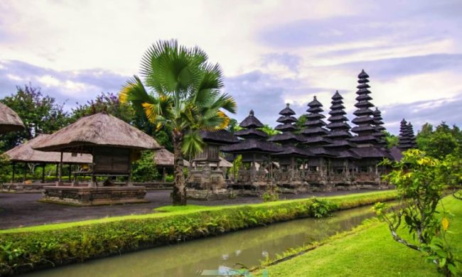 Pura Taman Ayun via Balifactualnews, 1. Ekowisata Mangrove Wanasari, 2. Sangeh Monkey Forest, 3. New Kuta Green Park, 4. Circus Waterpark Kuta, 5. Pantai Jerman, 6. Pantai Kelan, 7. Pantai Muaya, 8. Pantai Mimpi Pondok Pemuda, 9. Pantai Tegal Wangi, 10. Pantai Balangan, 11. Tanjung Balangan, 12. Pantai Dreamland, 13. Pantai Pemutih, 14. Pantai Bingin, 15. Pantai Padang – Padang, 16. Pantai Labuan Sait, 18. Pantai Suluban, 19. Pantai Nyang – Nyang, 20. Pantai Nunggalan, 21. Pantai Karma Kandara, 22. Pantai Melasti, 23. Pantai Batu pageh, 24. Pantai Pandawa, 25. Pantai Gunung Payung, 26. Pantai Sawangan, 27. Pantai Geger, 28. Pantai Mengiat, 29. Pantai Segara Samuh, 30. Pantai Selagan Nusa Dua, 31. Pantai Tanjung Benoa, 32. Air Terjun Nungnung, 33. Air Terjun Bidadari Ayung, 34. Sungai Ayung, 35. Air Terjun Batu Lantang, 36. Air Terjun Sulangi, 37. Patung Dewa Ruci, 38. Kawasan Pura Luhur Uluwatu, 39. Pesawat Bengong, 40. Nirmala Waterpark Ungasan, 41. Taman Satria Gatotkaca, 42. Joger Kuta, 43. Penangkaran Penyu Deluang Sari, 44. Taman Budaya Garuda Wisnu Kencana, 45. Bali Paragliding Tandem Flight, 46. Monumen Perjuangan Taman Mumbul, 47. Museum Becak Indonesia, 48. Museum Pasifika, 49. Dream Museum Zone, 50. Museum Kain, 51. Museum Kerang, 52. Museum Yadnya, 53. Hide N Seek, 54. Cubby House Kids Club, 55. Miniapolis Bali, 56. Pantai Timbis, 57. Pantai Dukuh, 58. Puja Mandala, 59. Pura Taman Ayun, 60. Taman Ngurah Rai Tuban, 61. Lembah Tanah Wuk, 62. Taman Mumbul, 63. Pantai Pererenan, 64. Banjar Umalas, 65. Waka Tangga, 66. Wisata Agro Pelaga, 67. Jembatan Tukad Bangkung, 68. Jimbaran Panorama Point, 69. Pura Petitenget, 70. Pantai Petitenget, 71. Pura Pucak Tedung, 72. Pura Sada Kapal, 73. Pura Batu Bolong, 74. Pantai Batu Bolong, 75. Pura Kancing Gumi, 76. Pura Pucak Mangu, 77. Desa Wisata Petang, 78. Ladang Bunga Gumilir, 79. Desa Wisata Baha, 80. Bumi Perkemahan Blahkiuh, 81. Pantai Seseh, 82. Pantai Derawan, 83. Pantai Batu Mejan, 84. Pantai Double Six, 85. Taman Rekreasi Bethesda, 86. Pantai Selasih, 87. Pantai Batu Belig, 88. Pantai Munggu, 89. Pantai Mengening, 90. Pantai Kayu Putih, 91. Pulau Nusa Dharma, 92. Pulau Peninsula, 93. Splash Waterpark, 94. Waterbom Bali, 95. Pantai Legian, 96. Pantai Seminyak, 97. Desa Wisata Bindu, 98. Bali Swing Bongkasa, 99. Elephant Camp Petang