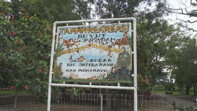 Situ Buyut Banjar via Jabarprov, 1. Pantai Dadap, 2. Wisata Pohon Randu Gede, 3. Jembatan Terusan Indramayu, 4. Scince Center Mutiara Bangsa, 5. Pulau Biawak Indramayu, 6. Taman Tjimanoek, 7. Waduk Cipancuh Indramayu, 8. Hutan Mangrove Karangsong, 9. Tugu Perjuangan, 10. Pantai Glayem, 11. Agung Fantasi Waterpark, 12. Kolam Pemancingan Wanguk, 13. Alun – alun Indramayu, 14. Situ Bolang, 15. Situs Buyut Banjar, 16. Pantai Balongan Indah, 17. Pantai Tanah Merah Eretan, 18. Taman Rusa Bumi Patra, 19. Wisata Tiga Bintang Firdaus, 20. Agung Fantasi water Park, 21. Waterboom Bojongsari, 22. Pantai Eretan, 23. Agrowisata Mangga, 24. Pantai Tebing Patrol, 25. Pantai Cibugel, 26. Pantai Solikin, 27. Pantai Limbangan, 28. Waterboom Tirta Djaya, 29. Curug Citayam Indramayu, 30. Masjid Agung Indramayu, 31. Pantai Rembat, 32. Monumen Bumi Patra, 33. Pantai Karangsong, 34. Pantai Tirtamaya