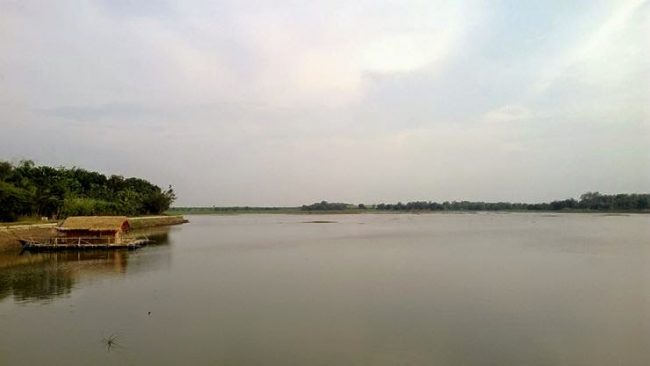 Situ Bolang via Bloggermangga, 1. Pantai Dadap, 2. Wisata Pohon Randu Gede, 3. Jembatan Terusan Indramayu, 4. Scince Center Mutiara Bangsa, 5. Pulau Biawak Indramayu, 6. Taman Tjimanoek, 7. Waduk Cipancuh Indramayu, 8. Hutan Mangrove Karangsong, 9. Tugu Perjuangan, 10. Pantai Glayem, 11. Agung Fantasi Waterpark, 12. Kolam Pemancingan Wanguk, 13. Alun – alun Indramayu, 14. Situ Bolang, 15. Situs Buyut Banjar, 16. Pantai Balongan Indah, 17. Pantai Tanah Merah Eretan, 18. Taman Rusa Bumi Patra, 19. Wisata Tiga Bintang Firdaus, 20. Agung Fantasi water Park, 21. Waterboom Bojongsari, 22. Pantai Eretan, 23. Agrowisata Mangga, 24. Pantai Tebing Patrol, 25. Pantai Cibugel, 26. Pantai Solikin, 27. Pantai Limbangan, 28. Waterboom Tirta Djaya, 29. Curug Citayam Indramayu, 30. Masjid Agung Indramayu, 31. Pantai Rembat, 32. Monumen Bumi Patra, 33. Pantai Karangsong, 34. Pantai Tirtamaya