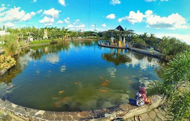 Taman Balai Kemambang via IG @setiawanwiwit, 1. Miniatur Dunia Purwokerto, 2. Baturaden, 3. Baturraden Adventure Forest, 4. Pancuran 3, 5. Kebun Raya Baturraden, 6. Pancuran 7, 7. Goa Sarabadak, 8. Telaga Sunyi, 9. Curug Telu, 10. Bukit Bintang Baturraden, 11. Curug Bayan, 12. Curug Ceheng, 13. Curug Kedung Lesung, 14. Curug Nangga, 15. Curug Cipendok, 16. Hutan Pinus Limpakuwus, 17. Curug Jenggala Kalipagu, 18. Air Terjun Baturaden GandaTapa, 19. Curug Gede, 20. Curug Gomblang, 21. Desa Wisata Ketenger, 22. Gunung Slamet, 23. Bukit Pandang Munggang, 24. Bukit Watu Meja, 25. Sendang Bidadari, 26. Kebun Bunga Matahari Rempoah, 27. Bukit Agaran, 28. Bukit Tranggulasih, 29. Puncak Dinar, 30. Bukit Gadog, 31. Lokawisata Baturaden, 32. Mandala Wisata Baturaden, 33. Dreamland Waterpark Ajibarang, 34. Alun – alun Purwokerto, 35. Taman Rekreasi Andhang Pangrenan, 36. Kebun Ku Waterpark, 37. Taman Satria, 38. Taman Balai Kemambang, 39. Wisata Batur Agung, 40. Museum Bank Rakyat Indonesia, 41. Museum Wayang Sendang Mas, 42. Monumen Gatot Subroto, 43. Monumen Sepoer, 44. Monument dan Museum Panglima Besar Jenderal Soedirman, 45. Masjid Saka Tunggal Banyumas, 46. Makam Panembahan Kalibening, 47. Klenteng Hok Tek Bio Pasar Wage, 48. Gua Maria Kaliori, 49. Telaga Pucung, 50. Depo Bay Depo Pelita, 51. Wisata Husada Kalibacin, 52. Bendung Gerak Serayu Gambarsari, 53. Curug Carang, 54. Curug Cidadap Semaya, 55. Curug Wanasuta, 56. Curug Jumeneng, 57. Curug Kembar, 58. Curug Lawa, 59. Curug Lima Kedungbanteng, 60. Curug Penganten Baturaden, 61. Curug Sebrangan, 62. Curug Tebela, 63. Curug Urang, 64. Rumah Pohon Puncak Selok, 65. Curug Grenjang, 66. Curug Lawang, 67. Curug Juneng