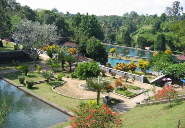Taman Narmada Bali Raja