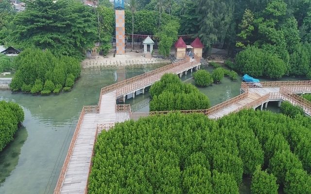 Taman Nasional Kepulauan Seribu via Pulauseribu-resortscom, 1. Monumen Nasional (Tugu Monas), 2. Taman Mini Indonesia Indah (TMII), 3. Tebet Eco Park, 4. Taman Impian Jaya Ancol, 5. Dufan (Dunia Fantasi), 6. Taman Margasatwa Ragunan, 7. Pulau Tidung, 8. Ocean Ecopark, 9. Atlantis Water Adventure, 10. Pulau Bidadari, 11. Tribeca Park, 12. Pasar Seni, 13. Jembatan Kota Intan, 14. Museum Sejarah Jakarta, 15. Museum Bank Indonesia, 16. Ice Skating di Sky Rink, 17. KidZania Jakarta, 18. Kota Tua Jakarta, 19. Grand Indonesia Mall, 20. Masjid Istiqlal, 21. Gereja Katedral Jakarta, 22. Pasar Taman Puring, 23. Taman Suropati Jakarta, 24. Museum Nasional, 25. Pasar Tanah Abang, 26. Pecinan Glodok Jakarta, 27. Sea World Indonesia, 28. Setu Babakan Jakarta, 29. Wisata Mangrove Jakarta, 30. Taman Ayodia, 31. Taman Hutan Kota Penjaringan, 32. Cibugary Farm – Wisata Edukasi Cibugary, 33. Hauwke’s Auto Gallery Kayak Museum Angkut di Malang, 34. Pondok Indah Water Park, 35. The Escape Hunt (Tutup Permanen), 36. Kemang Food Festival (Tutup), 37. Taman Kepulauan Seribu, 38. Wisata Pendidikan Pinisi, 39. Flight Experience Gandaria (Tutup Permanen), 40. Tamasya di Taman Tabebuya, 41. Museum Satria Mandala, 42. Liburan ke Museum di Tengah Kebun, 43. Kampung Main Cipulir, 44. Taman Situ Lembang, 45. Taman Ismail Marzuki, 46. Museum Joang ‘45, 47. Freedom Library (Tutup Permanen), 48. Galeri Indonesia Kaya, 49. Taman Menteng, 50. Museum Macan, 51. Museum Wayang, 52. Klenteng Jin De Yuan, 53. Museum Tekstil, 54. Rumah Si Pitung, 55. Pantai Marunda, 56. Waterbom PIK (Tutup Permanen), 57. Alive Museum Jakarta, 58. Museum Bahari, 59. Pulau Semak Daun, 60. Pulau Pramuka, 61. Pulau Kelapa, 62. Bricks 4 Kidz, 63. Museum Perangko Indonesia, 64. Taman Agrowisata Cilangkap