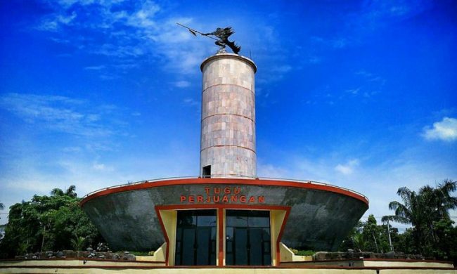 Tugu Perjuangan via Indramayutop, 1. Pantai Dadap, 2. Wisata Pohon Randu Gede, 3. Jembatan Terusan Indramayu, 4. Scince Center Mutiara Bangsa, 5. Pulau Biawak Indramayu, 6. Taman Tjimanoek, 7. Waduk Cipancuh Indramayu, 8. Hutan Mangrove Karangsong, 9. Tugu Perjuangan, 10. Pantai Glayem, 11. Agung Fantasi Waterpark, 12. Kolam Pemancingan Wanguk, 13. Alun – alun Indramayu, 14. Situ Bolang, 15. Situs Buyut Banjar, 16. Pantai Balongan Indah, 17. Pantai Tanah Merah Eretan, 18. Taman Rusa Bumi Patra, 19. Wisata Tiga Bintang Firdaus, 20. Agung Fantasi water Park, 21. Waterboom Bojongsari, 22. Pantai Eretan, 23. Agrowisata Mangga, 24. Pantai Tebing Patrol, 25. Pantai Cibugel, 26. Pantai Solikin, 27. Pantai Limbangan, 28. Waterboom Tirta Djaya, 29. Curug Citayam Indramayu, 30. Masjid Agung Indramayu, 31. Pantai Rembat, 32. Monumen Bumi Patra, 33. Pantai Karangsong, 34. Pantai Tirtamaya