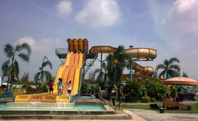 Waterboom Bojongsari via Risasangko.blogspotcom, 1. Pantai Dadap, 2. Wisata Pohon Randu Gede, 3. Jembatan Terusan Indramayu, 4. Scince Center Mutiara Bangsa, 5. Pulau Biawak Indramayu, 6. Taman Tjimanoek, 7. Waduk Cipancuh Indramayu, 8. Hutan Mangrove Karangsong, 9. Tugu Perjuangan, 10. Pantai Glayem, 11. Agung Fantasi Waterpark, 12. Kolam Pemancingan Wanguk, 13. Alun – alun Indramayu, 14. Situ Bolang, 15. Situs Buyut Banjar, 16. Pantai Balongan Indah, 17. Pantai Tanah Merah Eretan, 18. Taman Rusa Bumi Patra, 19. Wisata Tiga Bintang Firdaus, 20. Agung Fantasi water Park, 21. Waterboom Bojongsari, 22. Pantai Eretan, 23. Agrowisata Mangga, 24. Pantai Tebing Patrol, 25. Pantai Cibugel, 26. Pantai Solikin, 27. Pantai Limbangan, 28. Waterboom Tirta Djaya, 29. Curug Citayam Indramayu, 30. Masjid Agung Indramayu, 31. Pantai Rembat, 32. Monumen Bumi Patra, 33. Pantai Karangsong, 34. Pantai Tirtamaya