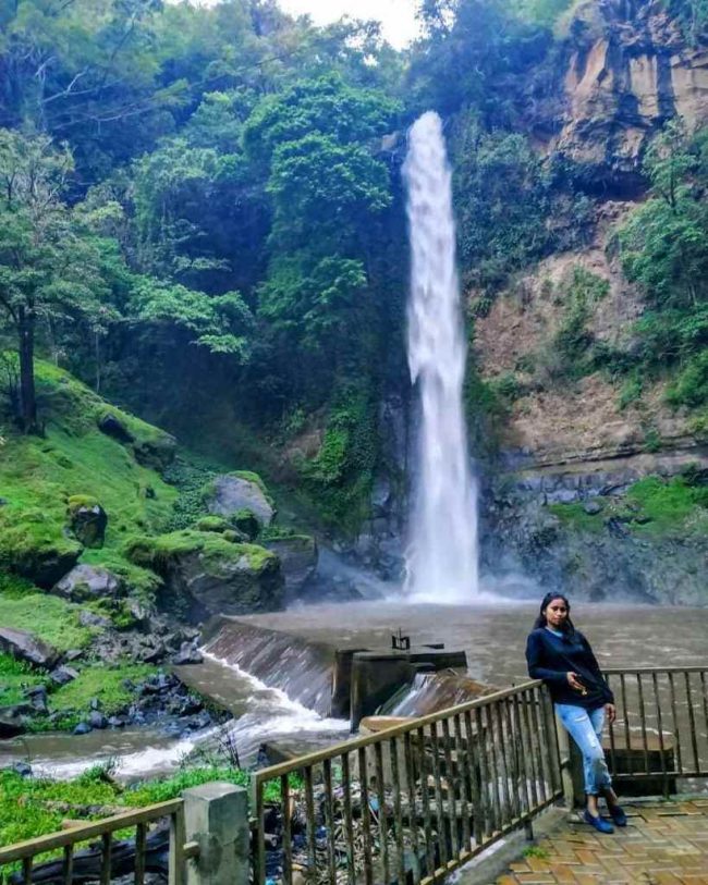 Wisata Air Terjun Ogi via IG @yuyuynlado_chanz, 1. Kampung Adat Bena, 2. Taman laut Siung 17 Pulau, 3. Pemandian Air Panas Mangeruda, 4. Wisata Air Terjun Ogi, 5. Puncak Gunung Inerie, 6. Menikmati Senja Di Puncak Bukit Wolobobo, 7. Panorama Manulalu, 8. Air Panas Boba Soka, 9. Pantai Riung, 10. Batu Kodok, 11. Danau Wawomudha, 12. Kampung Adat Belaraghi, 13. Pantai Leko Ena, 14. Air Terjun Wae Roa, 15. Pantai Ena Bhara, 16. Pulau Rutong, 17. Pulau Kelelawar Ontoloe