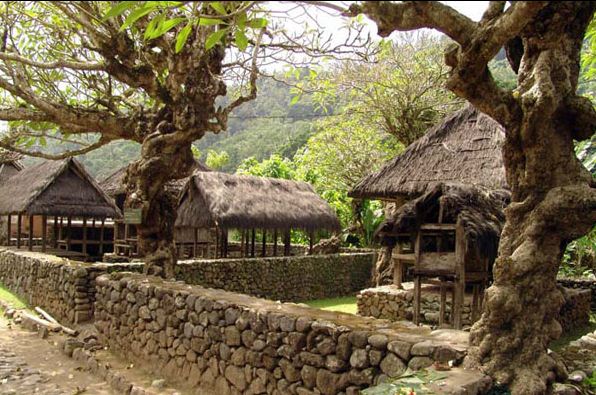 Wisata Desa Kuno Sembiran, 1. Air Terjun Lembah Jian, 2. Air Terjun Bertingkat Gitgit, 3. Air Panas Banjar, 4. Air Terjun Mekalongan, 5. Air Terjun Lemukih, 6. Air Terjun yeh Mampeh, 7. Air Terjun Melanting, 8. Air Terjun Munduk, 9. Air Terjun Banyumala, 10. Air Terjun Tembok Barak, 11. Air Terjun Aling – Aling, 12. Air Terjun Jambangan, 13. Air Terjun Sekumpul, 14. Air Terjun Carat Kecil, 15. Air Terjun Carat Besar, 16. Bali Handara Kosaido, 17. Air Terjun Kroya, 18. Air Terjun Yeh Salem, 19. Air Terjun Jembong, 20. Air Terjun Wana Ayu, 21. Air Terjun Tinggarsari, 22. Air Terjun Pucak Manik, 23. Air Terjun Sing – Sing, 24. Air Terjun Colek Pamor, 25. Air Terjun Ceburan, 26. Air Terjun Pucuk, 27. Air Terjun Kembar Sambangan, 28. Air Terjun Cemara, 29. Air Terjun Canging, 30. Air Terjun Dedari, 31. Air Terjun Fiji, 32. Air Terjun Bengbengan, 33. Air Terjun Amer Pakisan, 34. Air Terjun Yeh Bayah, 35. Pantai Batu Sungu, 36. Pantai Penuktukan, 37. Pantai Umeanyar, 38. Pantai Penimbangan, 39. Pantai Banyuwedang, 40. Air Panas Banyuwedang, 41. Pantai Gondol, 42. Pantai Pemuteran, 43. Pantai Goris Pejarakan, 44. Pantai Kerobokan, 45. Pantai Lovina, 46. Pantai Batu Ampar Pejarakan, 47. Vihara Buddha Banjar, 48. Pemandian Air Sanih, 49. Taman Nasional Bali Barat, 50. Ex Pelabuhan Buleleng, 51. Danau Buyan, 52. Danau Tamblingan, 53. Ayunan dan Anjungan Wanagiri, 54. Wisata Desa Kuno Sembiran, 55. Pemandangan Sekitar Pura Bukit Pucak Sakti, 56. Wisata Desa Julah, 57. Situs Batu Gambir Upit, 58. Gedong Kirtya, 59. Pantai Celagi Bantes, 60. Pura Ponjok Batu, 61. Museum Buleleng, 62. Rumah Pohon Temega, 63. Desa Wisata Bulian, 64. Krisna Fantastic Land, 65. Pasar Anyar, 66. Pulau Menjangan, 67. Budidaya Mutiara Penyambangan, 68. Pura Dalem Segara Madu, 69. Pura Beji Sangsit, 70. Bukit Batu Kursi, 71. Pulau Putih, 72. Desa Wisata Sidetapa, 73. Desa Wisata Cempage, 74. Kubu Hobbit Pedawa, 75. Menara Bambu Tigawasa, 76. Pantai Sanggalangit, 77. Pantai Pacung, 78. Wisata Selfie Madenan, 79. Air Terjun Bertingkat Silangjana, 80. Pantai Tukad Puyung Bukti, 81. Pantai Anturan, 82. Pemandian Mumbul Anturan, 83. Bendungan Tirab Ularan, 84. Bendungan Gerogak, 85. Terasering Busungbiu, 86. Desa Wisata Bebetin, 87. Air Terjun Seseran, 88. Desa Wisata Kaliasem, 89. Bukit Teletubbies Kubutambahan, 90. Agrowisata Sepang, 91. Desa Wisata Subuk, 92. Air Terjun Umejero, 93. Agrowisata Umejero, 94. Taman Kota Singaraja, 95. Agrowisata Anggur Banyupoh, 96. Pura Pulaki, 97. Pantai Pulaki, 98. Pelabuhan Celukan Bawang, 99. Pantai Sangsit