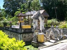 Wisata Pura Pucak Sari