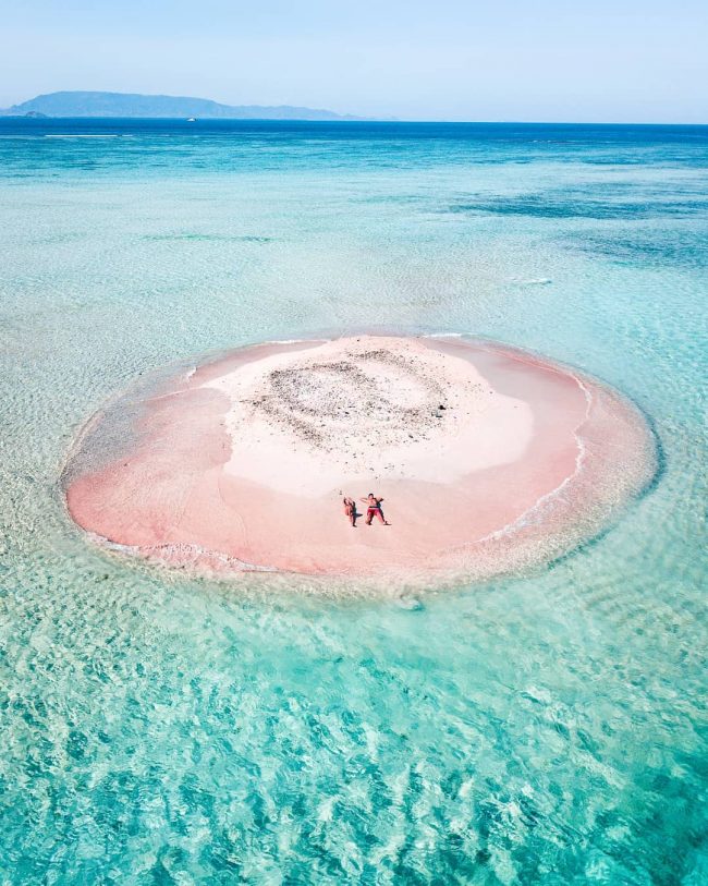 Gili Kondo via IG @anniandtimo, 1. Wisata Tanjung Bloam, 2. Wisata Pantai Kaliantan, 3. Wisata Gili Sunut, 4. Wisata Tanjung Ringgit, 5. Wisata Goa Jepang, 6. Wisata Tanjung Perak dan Tanjung Cina, 7. Wisata Pantai Ekas, 8. Wisata Pantai Surga, 9. Wisata Gili Bagek atau Gili Kondo, 10. Wisata Gili Sulat, 11. Wisata Gili Lawang, 12. Wisata lembah Hijau, 13. Wisata Sembalun, 14. Wisata Air Terjun Temer, 15. Wisata Tele Batu, 16. Wisata Air Terjun Otak Kokog, 17. Wisata Air Terjun Mayung Putih, 18. Wisata Air Terjun Kaliage, 19. Wisata Air Terjun Ulem – Ulem, 20. Wisata Pantai Sungkun, 21. Wisata Pink Beach, 22. Wisata Rinjani dan Segara Anak, 23. Air Terjun Mangku Sakti, 24. Pohon Purba Pringgabaya