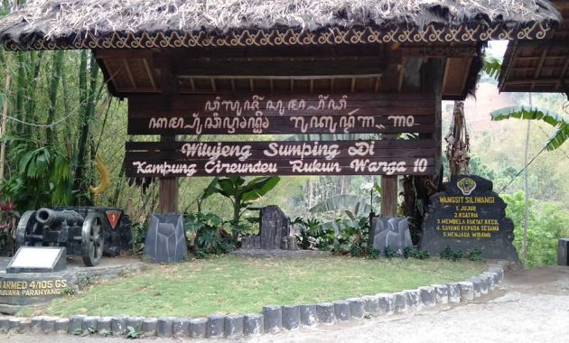 Kampung Adat Cireundeu via IG @pajrisyaepul, 1. Alam Wisata Cimahi, 2. Gunung Bohong, 3. All About Strawberry, 4. Taman Kartini, 5. Pasar Cimindi, 6. Rumah Bunga Rizal, 7. Kampung Adat Cireundeu, 8. Kolam Renang Brigif Cimahi, 9. Giggle Box Cimahi, 10. Pandiga Educreation Sport, 11. Masjid Agung Kota Cimahi, 12. Masjid Al-Baakhirah, 13. Taman Alun – Alun Cimahi, 14. Gedung The Historich, 15. Menara KA Cimahi, 16. Cimahi Mall, 17. Cimahi Techno Park, 18. Kafe Kupu – Kupu, 19. Kampung Buyut Cipageran, 20. Situ Ciseupan, 21. Rainbow Waterpark Cimahi, 22. Kolam Renang Ciawitali, 23. Kolam Renang Tirta Wira Yudha, 24. Taman Bunga Cihideung, 25. Pemandian Cipanas Nagrak Parongpong, 26. Wisata Kuda Paku Haji, 27. Taman Kupu – Kupu, 28. Curug Cimahi, 29. Ciwangun Indah Camp, 30. Curug Bugbrug, 31. Curug Tilu Leuwi Opat, 32. Curug Malela, 33. Natural Hill Cisarua, 34. Pasar Terapung Lembang, 35. Kampung Gajah Wonderland (Tutup Permanen)