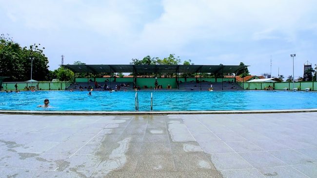 Kolam Renang Tirta Wira Yudha, 1. Alam Wisata Cimahi, 2. Gunung Bohong, 3. All About Strawberry, 4. Taman Kartini, 5. Pasar Cimindi, 6. Rumah Bunga Rizal, 7. Kampung Adat Cireundeu, 8. Kolam Renang Brigif Cimahi, 9. Giggle Box Cimahi, 10. Pandiga Educreation Sport, 11. Masjid Agung Kota Cimahi, 12. Masjid Al-Baakhirah, 13. Taman Alun – Alun Cimahi, 14. Gedung The Historich, 15. Menara KA Cimahi, 16. Cimahi Mall, 17. Cimahi Techno Park, 18. Kafe Kupu – Kupu, 19. Kampung Buyut Cipageran, 20. Situ Ciseupan, 21. Rainbow Waterpark Cimahi, 22. Kolam Renang Ciawitali, 23. Kolam Renang Tirta Wira Yudha, 24. Taman Bunga Cihideung, 25. Pemandian Cipanas Nagrak Parongpong, 26. Wisata Kuda Paku Haji, 27. Taman Kupu – Kupu, 28. Curug Cimahi, 29. Ciwangun Indah Camp, 30. Curug Bugbrug, 31. Curug Tilu Leuwi Opat, 32. Curug Malela, 33. Natural Hill Cisarua, 34. Pasar Terapung Lembang, 35. Kampung Gajah Wonderland (Tutup Permanen)