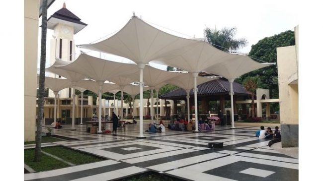 Masjid Agung Kota Cimahi via Tribunnews, 1. Alam Wisata Cimahi, 2. Gunung Bohong, 3. All About Strawberry, 4. Taman Kartini, 5. Pasar Cimindi, 6. Rumah Bunga Rizal, 7. Kampung Adat Cireundeu, 8. Kolam Renang Brigif Cimahi, 9. Giggle Box Cimahi, 10. Pandiga Educreation Sport, 11. Masjid Agung Kota Cimahi, 12. Masjid Al-Baakhirah, 13. Taman Alun – Alun Cimahi, 14. Gedung The Historich, 15. Menara KA Cimahi, 16. Cimahi Mall, 17. Cimahi Techno Park, 18. Kafe Kupu – Kupu, 19. Kampung Buyut Cipageran, 20. Situ Ciseupan, 21. Rainbow Waterpark Cimahi, 22. Kolam Renang Ciawitali, 23. Kolam Renang Tirta Wira Yudha, 24. Taman Bunga Cihideung, 25. Pemandian Cipanas Nagrak Parongpong, 26. Wisata Kuda Paku Haji, 27. Taman Kupu – Kupu, 28. Curug Cimahi, 29. Ciwangun Indah Camp, 30. Curug Bugbrug, 31. Curug Tilu Leuwi Opat, 32. Curug Malela, 33. Natural Hill Cisarua, 34. Pasar Terapung Lembang, 35. Kampung Gajah Wonderland (Tutup Permanen)