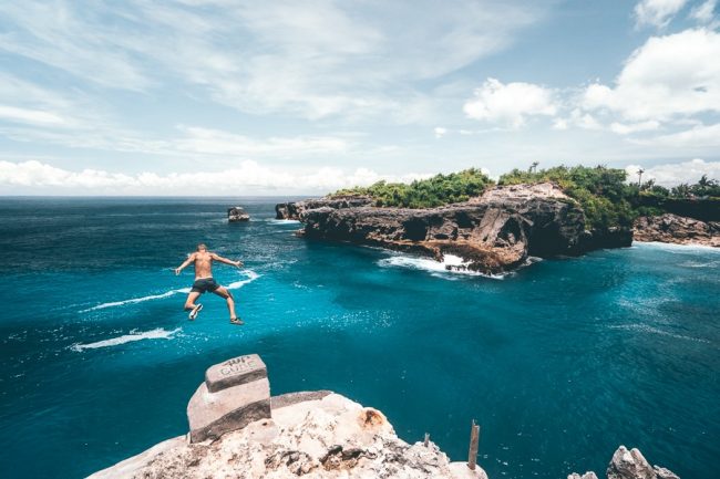 Nusa Ceningan Bali Cliff Jump Point via Journeyera, 1. Wisata Dream Beach, 2. Wisata Pantai Jungut Batu, 3. Wisata Jembatan Gantung, 4. Wisata Goa Gala, 5. Wisata Pantai Selambung Lembongan, 6. Wisata Bukit Panorama Nusa Lembongan, 7. Wisata Mushroom Beach, 8. Pantai Toya Pakeh, 9. Wisata Nusa Penida, 10. Wisata Nusa Lembongan, 11. Anjungan Tukad Melangit, 12. Manta Point, 13. Wisata Nusa Ceningan, 14. Wisata Pantai Crystal Bay, 15. Wisata Pantai Atuh, 16. Wisata Pantai Pasih Uug, 17. Wisata Mata Air Seganing, 18. Wisata Tebing Blue Lagoon, 19. Wisata Hutan Mangrove Lembongan, 20. Wisata Pulau Seribu, 21. Wisata Pantai Banah, 22. Wisata Pantai Andus, 23. Wisata Devil’s Tear Lembongan, 24. Wisata Goa Giri Putri, 25. Wisata Labuan Ampuak, 26. Menikmati Betapa Indahnya Wisata Teluk Sebila, 27. Wisata Guyangan Mata Air, 28. Wisata Pantai Suwehan, 29. Wisata Pantai Kelingking, 30. Wisata Tembeling Water Spring, 31. Wisata Angel’s Billabong, 32. Wisata Pura Paluang, 33. Wisata Bukit Teletubbies di Nusa penida, 34. Wisata Pantai Lepang, 35. Wisata Desa Tihingan Penghasil Gong Artistik, 36. Wisata Taman Gili Kerta Gosa, 37. Wisata Pantai Watu Klotok, 38. Wisata Pura Goa Lawah, 39. Wisata Desa Kamasan, 40. Wisata Arum Jeram Sungai Melangit, 41. Wisata Pura Taman Sari, 42. Wisata Bukit Belong Gunaksa, 43. Wisata Museum Seni Lukis Klasik Nyoman Gunarsa, 44. Wisata Goa Jepang, 45. Wisata Museum Semarajaya, 46. Wisata Pantai Kusamba, 47. Wisata Air Terjun Tukad Unda, 48. Wisata Pasar Seni Kota Semarapura, 49. Wisata Lapangan Puputan Klungkung, 50. Wisata Monumen Puputan, 51. Wisata Pura Lembongan, 52. Tanjung Pandan, 53. Rumah Pohon Batu Molenteng, 54. Wisata Pohon Cinta Nusa penida, 55. Wisata Kuliner Bubur Ledok, 56. Wisata Kuliner Serombotan Klungkung