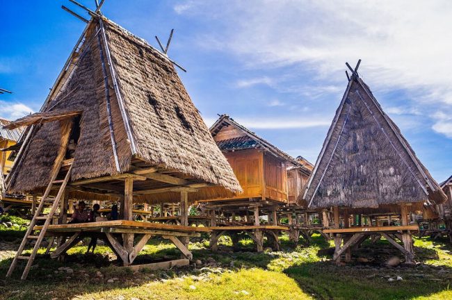 Wisata Cagar Budaya Uma Lengge via IG @utamirahayu__, 1. Wisata Cagar Budaya Uma Lengge, 2. Wisata Bukit Pundu Nence, 3. Wisata Pulau Ular, 4. Wisata Pantai Wane, 5. Wisata Pantai Kalaki, 6. Wisata Pantai Lariti, 7. Wisata Pantai Lawata, 8. Wisata Pantai Rontu, 9. Wisata Pantai Pink, 10. Wisata Pantai Labangka, 11. Wisata Pulau Kelapa, 12. Wisata Tanjung Meriam, 13. Wisata Pantai Papa, 14. Wisata Pantai Torowamba, 15. Wisata Pantai So Dau, 16. Wisata Pantai Oi Caba, 17. Wisata Sungai Kalate Ndira, 18. Wisata Air Terjun Busu, 19. Wisata Gunung Tambora, 20. Bukit Pundu Nence, 21. Wisata Bukit Matompo, 22. Wisata Pantai Wadu Baba, 23. Wisata Pulau Sangeang, 24. Wisata Museum Asi Mbojo, 25. Wisata Air Terjun Bombo Roi, 26. Wisata Gua Ringi Ncanga, 27. Wisata Pulau Kambing, 28. Pantai Lawoli, 29. Pantai So Numbe, 30. Dermaga TPI, 31. Air Terjun Kalemba, 32. Air Terjun Bombo Ntonggu, 33. Pemandian Madapangga
