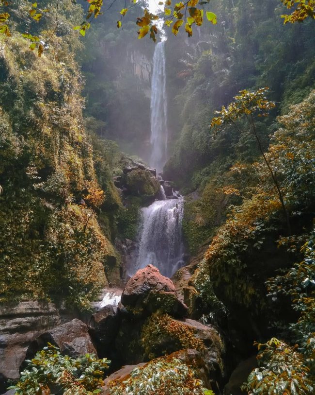 Wisata Air Terjun Agal via IG @hanmoose, 1. Gunung Tambora, 2. Wisata Pulau Bungin, 3. Wisata Air Terjun Agal, 4. Wisata Gili Bedil, 5. Wisata Goa Liang Petang, 6. Wisata Pantai Tropical Sumbawa, 7. Wisata Pantai Maluk Sumbawa Barat, 8. Wisata Masjid Agung Darussalam, 9. Wisata Pulau Paserang, 10. Wisata Pulau Kenawa, 11. Wisata Pantai Sili, 12. Wisata Desa Mantar, 13. Wisata Pantai Tanjung Pasir Pulau Moyo, 14. Wisata Pantai Maci, 15. Wisata Lindung Poto Jarum, 16. Wisata Air Terjun Mata Jitu, 17. Wisata Istana Tua Dalam Loka, 18. Wisata Pantai Kertasari, 19. Wisata Pantai Kencana, 20. Wisata Pantai Lapade, 21. Wisata Pantai Rantung, 22. Wisata Pantai Lawar, 23. Wisata Semongkat, 24. Wisata Gili Keramat, 25. Wisata Istana Bala Kuning, 26. Wisata Desa Tepal, 27. Liang Bukal, 28. Situs Aik Renung, 29. Wisata Air Terjun Kalela, 30. Jembatan Samota yang Ikonik, 31. Pantai Ai Loang, 32. Teluk Saleh