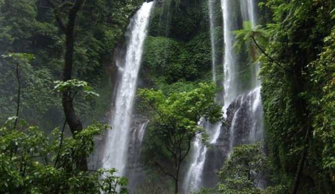 Wisata Air Terjun Blahmantung, 1. Pura Sakenan, 2. Museum Bali, 3. Taman Budaya Bali, 4. Monumen Bajra Sandhi, 5. Pura Tampak Siring, 6. Tegalalang, 7. D’Tukad River Club, 8. Pasar Seni Ubud, 9. Alas Harum Agrotourism, 10. Bali Strawberry Farm &amp; Restaurant, 11. Rumah Gemuk Bali, 12. Museum dan Galeri Seni Rudana, 13. Patung Bayi, 14. The Blanco Renaissance Museum, 15. Museum ARMA, 16. Museum Seni Neka, 17. Museum Subak, 18. Desa Petulu, 19. Desa Wisata Penglipuran, 20. Desa Coklat Bali, 21. Arung Jeram Sungai Ayung, 22. Pemandian Air Panas Yeh Panes Panatahan, 23. Pemandian Air Panas Angseri, 24. Air Terjun Suwat, 25. Air Terjun Kanto Lampo, 26. Air Terjun Blahmantung, 27. Danau Buyan, 28. Pura Ulun Danu, 29. Goa Gajah, 30. Istana Tampaksiring, 31. Pura Gunung Lebah, 32. Pura Malen, 33. Puri Saren Agung, 34. Pura Taman Saraswati, 35. Pura Tirta Empul, 36. Pura Gunung Kawi, 37. Hidden Canyon Beji Guwang, 38. Taman Kota Ciung Wanara Gianyar, 39. Taman Kota Lumintang, 40. Taman Nusa, 41. Elephant Safari Park, 42. Bali Bird Park, 43. Bali Zoo, 44. Terasering Jatiluwih, 45. Terasering Tegalalang, 46. Bukit Campuhan, 48. Pohon Kayu Putih Desa Bayan, 49. Taman Kupu-kupu, 50. Kebun Raya Bali, 51. The Blooms Garden, 52. Monkey Forest Ubud, 53. Alas Kedaton, 54. Tasta Zoo, 55. Air Terjun Tukad Cepung, 56. Air Terjun Nungnung, 57. Objek Wisata Sangeh, 58. Air Terjun Tegenungan