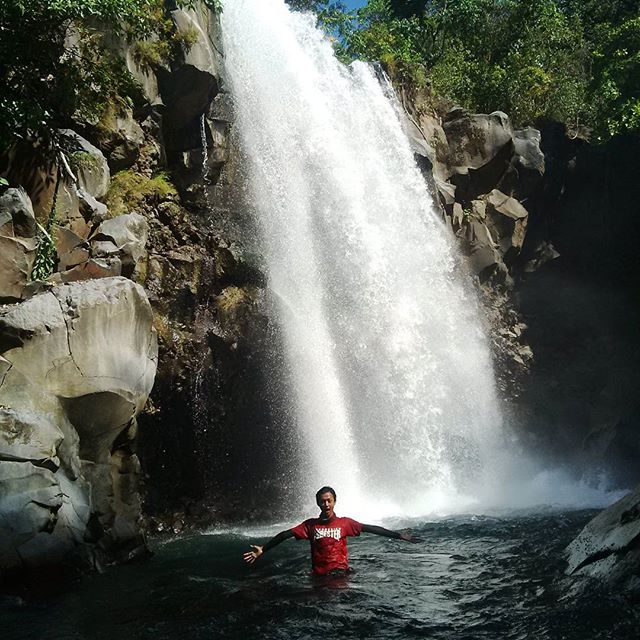 Wisata Air Terjun Di Sori Oi Marai via IG, 1. Wisata Pulau Satonda, 2. Wisata Gunung Tambora, 3. Wisata Padang Savana Doro Ncanga, 4. Wisata Bukit Matompo, 5. Wisata Nisa Pudu, Wisata Teluk Saleh nan Tropis, 6. Wisata Air Terjun Di Sori Oi Marai, 7. Wisata Pantai Hodo, 8. Wisata Air Terjun Panca Saneo, 9. Wisata Masjid Baiturrahman Dompu, 10. Wisata Pantai Ria, 11. Wisata Air Terjun Kancira, 12. Wisata Bendungan Mila, 13. Wisata Rora, 14. Wisata Air Terjun Walet Putih, 15. Wisata Ncanga Tolu, 16. Wisata Pantai Lakey, 17. Bukit Sultan, 18. Air Terjun Sori Panca, 19. Pantai Wadu Jao