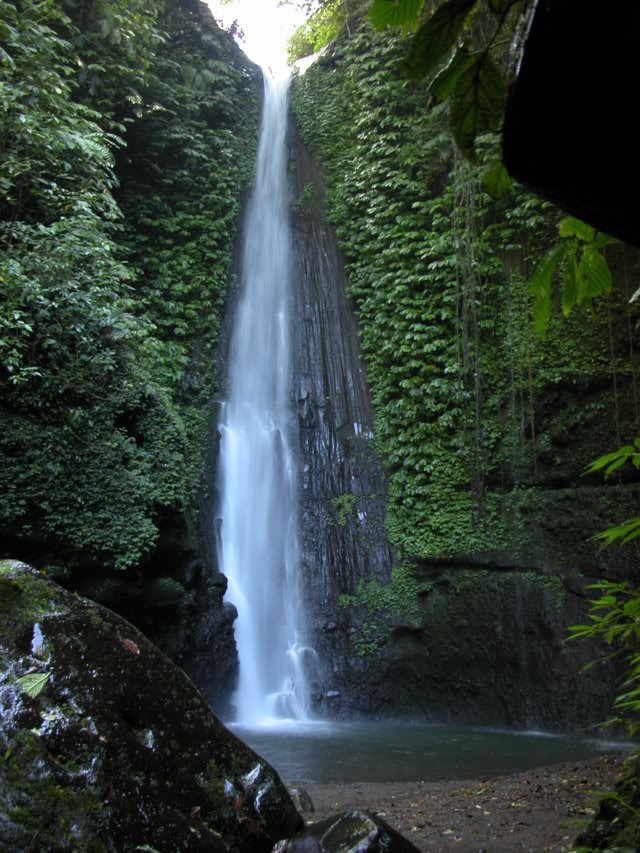 Wisata Air Terjun Temer, 1. Wisata Tanjung Bloam, 2. Wisata Pantai Kaliantan, 3. Wisata Gili Sunut, 4. Wisata Tanjung Ringgit, 5. Wisata Goa Jepang, 6. Wisata Tanjung Perak dan Tanjung Cina, 7. Wisata Pantai Ekas, 8. Wisata Pantai Surga, 9. Wisata Gili Bagek atau Gili Kondo, 10. Wisata Gili Sulat, 11. Wisata Gili Lawang, 12. Wisata lembah Hijau, 13. Wisata Sembalun, 14. Wisata Air Terjun Temer, 15. Wisata Tele Batu, 16. Wisata Air Terjun Otak Kokog, 17. Wisata Air Terjun Mayung Putih, 18. Wisata Air Terjun Kaliage, 19. Wisata Air Terjun Ulem – Ulem, 20. Wisata Pantai Sungkun, 21. Wisata Pink Beach, 22. Wisata Rinjani dan Segara Anak, 23. Air Terjun Mangku Sakti, 24. Pohon Purba Pringgabaya