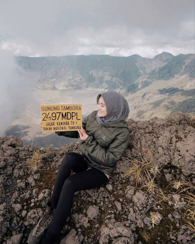 Wisata Gunung Tambora via IG @anggaaaaar, 1. Wisata Pulau Satonda, 2. Wisata Gunung Tambora, 3. Wisata Padang Savana Doro Ncanga, 4. Wisata Bukit Matompo, 5. Wisata Nisa Pudu, Wisata Teluk Saleh nan Tropis, 6. Wisata Air Terjun Di Sori Oi Marai, 7. Wisata Pantai Hodo, 8. Wisata Air Terjun Panca Saneo, 9. Wisata Masjid Baiturrahman Dompu, 10. Wisata Pantai Ria, 11. Wisata Air Terjun Kancira, 12. Wisata Bendungan Mila, 13. Wisata Rora, 14. Wisata Air Terjun Walet Putih, 15. Wisata Ncanga Tolu, 16. Wisata Pantai Lakey, 17. Bukit Sultan, 18. Air Terjun Sori Panca, 19. Pantai Wadu Jao