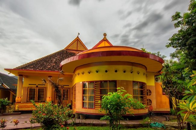 Wisata Istana Bala Kuning via Facebook, 1. Gunung Tambora, 2. Wisata Pulau Bungin, 3. Wisata Air Terjun Agal, 4. Wisata Gili Bedil, 5. Wisata Goa Liang Petang, 6. Wisata Pantai Tropical Sumbawa, 7. Wisata Pantai Maluk Sumbawa Barat, 8. Wisata Masjid Agung Darussalam, 9. Wisata Pulau Paserang, 10. Wisata Pulau Kenawa, 11. Wisata Pantai Sili, 12. Wisata Desa Mantar, 13. Wisata Pantai Tanjung Pasir Pulau Moyo, 14. Wisata Pantai Maci, 15. Wisata Lindung Poto Jarum, 16. Wisata Air Terjun Mata Jitu, 17. Wisata Istana Tua Dalam Loka, 18. Wisata Pantai Kertasari, 19. Wisata Pantai Kencana, 20. Wisata Pantai Lapade, 21. Wisata Pantai Rantung, 22. Wisata Pantai Lawar, 23. Wisata Semongkat, 24. Wisata Gili Keramat, 25. Wisata Istana Bala Kuning, 26. Wisata Desa Tepal, 27. Liang Bukal, 28. Situs Aik Renung, 29. Wisata Air Terjun Kalela, 30. Jembatan Samota yang Ikonik, 31. Pantai Ai Loang, 32. Teluk Saleh
