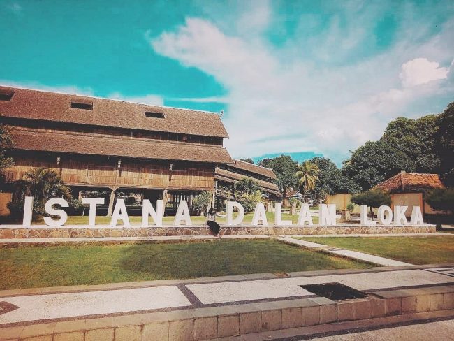 Wisata Istana Tua Dalam Loka via IG @hijratun_wahyuni, 1. Gunung Tambora, 2. Wisata Pulau Bungin, 3. Wisata Air Terjun Agal, 4. Wisata Gili Bedil, 5. Wisata Goa Liang Petang, 6. Wisata Pantai Tropical Sumbawa, 7. Wisata Pantai Maluk Sumbawa Barat, 8. Wisata Masjid Agung Darussalam, 9. Wisata Pulau Paserang, 10. Wisata Pulau Kenawa, 11. Wisata Pantai Sili, 12. Wisata Desa Mantar, 13. Wisata Pantai Tanjung Pasir Pulau Moyo, 14. Wisata Pantai Maci, 15. Wisata Lindung Poto Jarum, 16. Wisata Air Terjun Mata Jitu, 17. Wisata Istana Tua Dalam Loka, 18. Wisata Pantai Kertasari, 19. Wisata Pantai Kencana, 20. Wisata Pantai Lapade, 21. Wisata Pantai Rantung, 22. Wisata Pantai Lawar, 23. Wisata Semongkat, 24. Wisata Gili Keramat, 25. Wisata Istana Bala Kuning, 26. Wisata Desa Tepal, 27. Liang Bukal, 28. Situs Aik Renung, 29. Wisata Air Terjun Kalela, 30. Jembatan Samota yang Ikonik, 31. Pantai Ai Loang, 32. Teluk Saleh