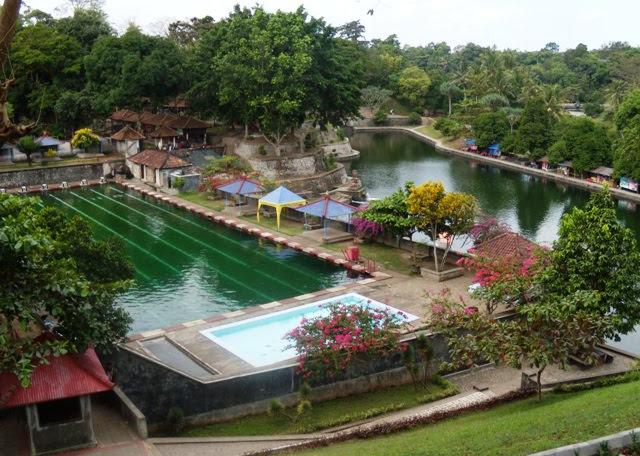Wisata Lembah Hijau, 1. Wisata Tanjung Bloam, 2. Wisata Pantai Kaliantan, 3. Wisata Gili Sunut, 4. Wisata Tanjung Ringgit, 5. Wisata Goa Jepang, 6. Wisata Tanjung Perak dan Tanjung Cina, 7. Wisata Pantai Ekas, 8. Wisata Pantai Surga, 9. Wisata Gili Bagek atau Gili Kondo, 10. Wisata Gili Sulat, 11. Wisata Gili Lawang, 12. Wisata lembah Hijau, 13. Wisata Sembalun, 14. Wisata Air Terjun Temer, 15. Wisata Tele Batu, 16. Wisata Air Terjun Otak Kokog, 17. Wisata Air Terjun Mayung Putih, 18. Wisata Air Terjun Kaliage, 19. Wisata Air Terjun Ulem – Ulem, 20. Wisata Pantai Sungkun, 21. Wisata Pink Beach, 22. Wisata Rinjani dan Segara Anak, 23. Air Terjun Mangku Sakti, 24. Pohon Purba Pringgabaya