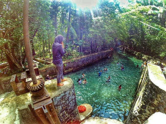 Wisata Mata Air Oemau via IG @andiniulfah, 1. Wisata Batu Termanu, 2. Wisata Tangga 300, 3. Wisata Pantai Mulut Seribu, 4. Wisata Pantai Nembrala, 5. Wisata Mata Air Oemau, 6. Wisata Pulau Do’o, 7. Wisata Pantai Tolanamon, 8. Wisata Pulau Ndana, 9. Wisata Bukit Bebalain, 10. Wisata Danau Laut Mati, 11. Wisata Pantai Bo’a, 12. Wisata Pantai Laviti, 13. Wisata Pemandian Sulimatan, 14. Wisata Pantai Tiang Bendera, 15. Wisata Pantai Telaga Nirwana, 16. Wisata Pantai Dombo, 17. Pantai dan Hutan Mangrove Litianak, 18. Air Terjun Fakakain Oefamba, 19. Air Terjun Oe Kod’de, 20. Titik Nol Kilometer Selatan Indonesia, 21. Pantai Oebi’ik dan Pantai Lala’din, 22. Telaga Leleen Landu, 23. Puncak ASEAN, 24. Pantai Oeseli, 25. Pantai Batu Pintu, 26. Pantai Lifu Lada, 27. Pantai Tongga, 28. Pantai Lutubabatu dan Pantai Tolama, 29. Pantai Sai Oebole, 30. Danau Merah, 31. Pantai Nemberala, 32. Pantai Oesosole