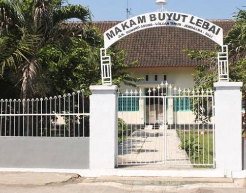 Wisata Makam Tua, 1. Pantai Perancak, 2. Wisata Pantai Medewi, 3. Pura Rambut Siwi, 4. Wisata Pantai Perancak Candikusuma, 5. Wisata Teluk Gilimanuk, 6. Wisata Monumen Lintas Laut Jawa – Bali, 7. Taman Nasional Bali Barat, 8. Wisata Bendungan Palasari, 9. Wisata Bunut Bolong, 10. Wisata Pantai Baluk Rening, 11. Wisata Pura Jati, 12. Wisata Pantai Delod Berawah, 13. Wisata Pantai Pengeragoan, 14. Wisata Pura Majapahit, 15. Wisata Museum Manusia Purba, 16. Wisata Air Tirta Lestari Gumbrih, 17. Wisata Desa Sangkaragung, 18. Wisata Rest Area Rambut Siwi, 19. Wisata Alun – Alun Jembrana, 20. Wisata Bendungan Benel, 21. Wisata Karang Sewu, 22. Wisata Desa Blimbing, 23. Wisata Makam Tua, 24. Wisata Rumah Panggung, 25. Wisata Kuliner Ayam Betutu, 26. Wisata Tukad Gelar, 27. Wisata Air Terjun Juwuk Manis, 28. Wisata Makepung, 29. Wisata Puncak Mawar, 30. Pantai Yeh Leh, 31. Pantai Yeh Kuning, 32. Pantai Candikusuma, 33. Wisata Pantai Pebuahan, 34. Wisata Taman Siwa, 35. Pelabuhan Perikanan Pengambengan, 36. Air Terjun Bidadari, 37. Wisata Pelabuhan Gilimanuk, 38. Puncak JR, 39. Wisata Green Cliff Yeh Embang Kangin, 40. Pantai Karang Impian, 41. Air Terjun Batu Belah Dewasana, 42. Waterpark Giri Buana, 43. Pura Jagatnatha