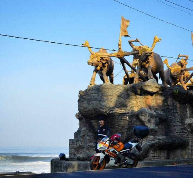 Wisata Makepung via IG @luthfidwika, 1. Pantai Perancak, 2. Wisata Pantai Medewi, 3. Pura Rambut Siwi, 4. Wisata Pantai Perancak Candikusuma, 5. Wisata Teluk Gilimanuk, 6. Wisata Monumen Lintas Laut Jawa – Bali, 7. Taman Nasional Bali Barat, 8. Wisata Bendungan Palasari, 9. Wisata Bunut Bolong, 10. Wisata Pantai Baluk Rening, 11. Wisata Pura Jati, 12. Wisata Pantai Delod Berawah, 13. Wisata Pantai Pengeragoan, 14. Wisata Pura Majapahit, 15. Wisata Museum Manusia Purba, 16. Wisata Air Tirta Lestari Gumbrih, 17. Wisata Desa Sangkaragung, 18. Wisata Rest Area Rambut Siwi, 19. Wisata Alun – Alun Jembrana, 20. Wisata Bendungan Benel, 21. Wisata Karang Sewu, 22. Wisata Desa Blimbing, 23. Wisata Makam Tua, 24. Wisata Rumah Panggung, 25. Wisata Kuliner Ayam Betutu, 26. Wisata Tukad Gelar, 27. Wisata Air Terjun Juwuk Manis, 28. Wisata Makepung, 29. Wisata Puncak Mawar, 30. Pantai Yeh Leh, 31. Pantai Yeh Kuning, 32. Pantai Candikusuma, 33. Wisata Pantai Pebuahan, 34. Wisata Taman Siwa, 35. Pelabuhan Perikanan Pengambengan, 36. Air Terjun Bidadari, 37. Wisata Pelabuhan Gilimanuk, 38. Puncak JR, 39. Wisata Green Cliff Yeh Embang Kangin, 40. Pantai Karang Impian, 41. Air Terjun Batu Belah Dewasana, 42. Waterpark Giri Buana, 43. Pura Jagatnatha