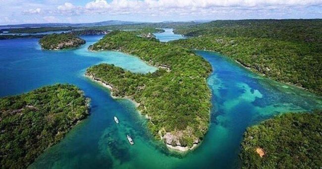 Wisata Pantai Mulut Seribu via IG @thelensofntt, 1. Wisata Batu Termanu, 2. Wisata Tangga 300, 3. Wisata Pantai Mulut Seribu, 4. Wisata Pantai Nembrala, 5. Wisata Mata Air Oemau, 6. Wisata Pulau Do’o, 7. Wisata Pantai Tolanamon, 8. Wisata Pulau Ndana, 9. Wisata Bukit Bebalain, 10. Wisata Danau Laut Mati, 11. Wisata Pantai Bo’a, 12. Wisata Pantai Laviti, 13. Wisata Pemandian Sulimatan, 14. Wisata Pantai Tiang Bendera, 15. Wisata Pantai Telaga Nirwana, 16. Wisata Pantai Dombo, 17. Pantai dan Hutan Mangrove Litianak, 18. Air Terjun Fakakain Oefamba, 19. Air Terjun Oe Kod’de, 20. Titik Nol Kilometer Selatan Indonesia, 21. Pantai Oebi’ik dan Pantai Lala’din, 22. Telaga Leleen Landu, 23. Puncak ASEAN, 24. Pantai Oeseli, 25. Pantai Batu Pintu, 26. Pantai Lifu Lada, 27. Pantai Tongga, 28. Pantai Lutubabatu dan Pantai Tolama, 29. Pantai Sai Oebole, 30. Danau Merah, 31. Pantai Nemberala, 32. Pantai Oesosole