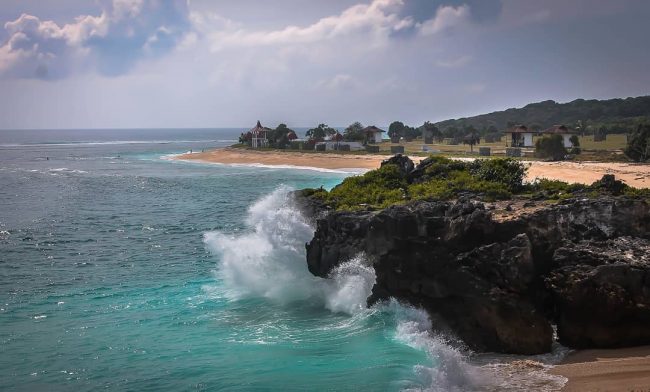 Wisata Pantai Nembrala via IG @andrytantyo, 1. Wisata Batu Termanu, 2. Wisata Tangga 300, 3. Wisata Pantai Mulut Seribu, 4. Wisata Pantai Nembrala, 5. Wisata Mata Air Oemau, 6. Wisata Pulau Do’o, 7. Wisata Pantai Tolanamon, 8. Wisata Pulau Ndana, 9. Wisata Bukit Bebalain, 10. Wisata Danau Laut Mati, 11. Wisata Pantai Bo’a, 12. Wisata Pantai Laviti, 13. Wisata Pemandian Sulimatan, 14. Wisata Pantai Tiang Bendera, 15. Wisata Pantai Telaga Nirwana, 16. Wisata Pantai Dombo, 17. Pantai dan Hutan Mangrove Litianak, 18. Air Terjun Fakakain Oefamba, 19. Air Terjun Oe Kod’de, 20. Titik Nol Kilometer Selatan Indonesia, 21. Pantai Oebi’ik dan Pantai Lala’din, 22. Telaga Leleen Landu, 23. Puncak ASEAN, 24. Pantai Oeseli, 25. Pantai Batu Pintu, 26. Pantai Lifu Lada, 27. Pantai Tongga, 28. Pantai Lutubabatu dan Pantai Tolama, 29. Pantai Sai Oebole, 30. Danau Merah, 31. Pantai Nemberala, 32. Pantai Oesosole