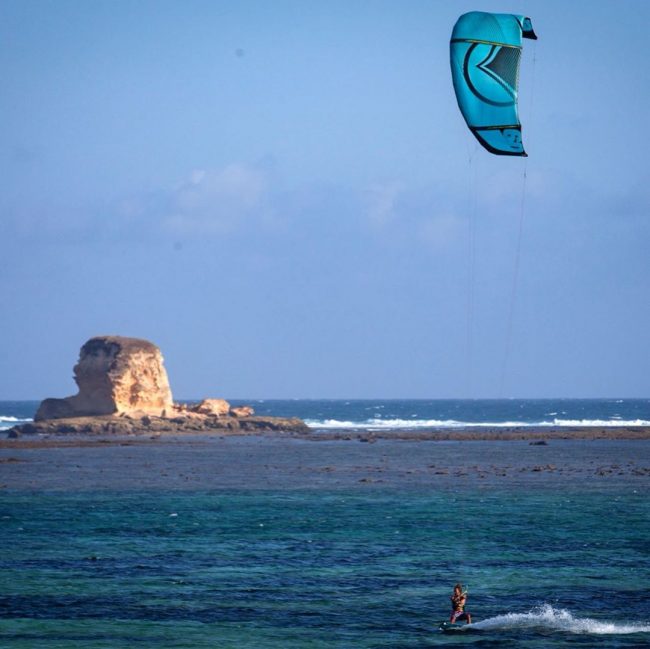 Wisata Pantai Kaliantan via IG @dwioblo, 1. Wisata Tanjung Bloam, 2. Wisata Pantai Kaliantan, 3. Wisata Gili Sunut, 4. Wisata Tanjung Ringgit, 5. Wisata Goa Jepang, 6. Wisata Tanjung Perak dan Tanjung Cina, 7. Wisata Pantai Ekas, 8. Wisata Pantai Surga, 9. Wisata Gili Bagek atau Gili Kondo, 10. Wisata Gili Sulat, 11. Wisata Gili Lawang, 12. Wisata lembah Hijau, 13. Wisata Sembalun, 14. Wisata Air Terjun Temer, 15. Wisata Tele Batu, 16. Wisata Air Terjun Otak Kokog, 17. Wisata Air Terjun Mayung Putih, 18. Wisata Air Terjun Kaliage, 19. Wisata Air Terjun Ulem – Ulem, 20. Wisata Pantai Sungkun, 21. Wisata Pink Beach, 22. Wisata Rinjani dan Segara Anak, 23. Air Terjun Mangku Sakti, 24. Pohon Purba Pringgabaya