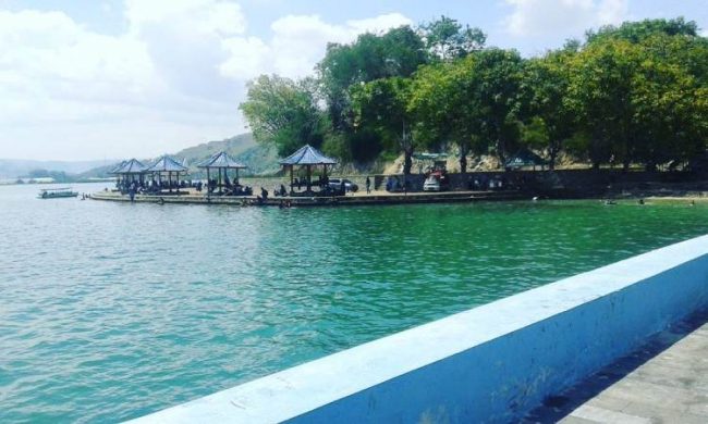 Wisata Pantai Lawata, 1. Wisata Cagar Budaya Uma Lengge, 2. Wisata Bukit Pundu Nence, 3. Wisata Pulau Ular, 4. Wisata Pantai Wane, 5. Wisata Pantai Kalaki, 6. Wisata Pantai Lariti, 7. Wisata Pantai Lawata, 8. Wisata Pantai Rontu, 9. Wisata Pantai Pink, 10. Wisata Pantai Labangka, 11. Wisata Pulau Kelapa, 12. Wisata Tanjung Meriam, 13. Wisata Pantai Papa, 14. Wisata Pantai Torowamba, 15. Wisata Pantai So Dau, 16. Wisata Pantai Oi Caba, 17. Wisata Sungai Kalate Ndira, 18. Wisata Air Terjun Busu, 19. Wisata Gunung Tambora, 20. Bukit Pundu Nence, 21. Wisata Bukit Matompo, 22. Wisata Pantai Wadu Baba, 23. Wisata Pulau Sangeang, 24. Wisata Museum Asi Mbojo, 25. Wisata Air Terjun Bombo Roi, 26. Wisata Gua Ringi Ncanga, 27. Wisata Pulau Kambing, 28. Pantai Lawoli, 29. Pantai So Numbe, 30. Dermaga TPI, 31. Air Terjun Kalemba, 32. Air Terjun Bombo Ntonggu, 33. Pemandian Madapangga