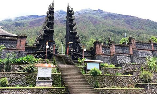 Wisata Pura Pasar Agung, 1. Wisata Air Terjun Yeh Poh, 2. Wisata Bukit Asmara, 3. Wisata Air Terjun Telaga Waja, 4. Wisata Masjid Baiturrahman, 5. Wisata Pura Bukit Gumang, 6. Wisata Air Terjun Jagasatru, 7. Wisata Gunung Dwangga, 8. Wisata Air Terjun Tibu Kresek, 9. Wisata Pantai Balina, 10. Wisata Rumah Coklat, 11. Wisata Telaga Waja Rafting, 12. Wisata Bukit Putung, 13. Wisata Desa Iseh, 14. Wisata Pura Besakih, 15. Wisata Bukit Jambul, 16. Wisata Air Terjun Tibu Tengah, 17. Wisata Air Terjun Yeh Labuh, 18. Wisata Banjar Bukit Tabunan, 19. Wisata Cepik Sidemen, 20.  Wisata Pantai Wates, 21. Wisata Jembatan Kuning Yeh Unda, 22. Wisata Air Terjun Tibumati, 23. Wisata Bukit Nampo Sibetan, 24.  Wisata Dermaga Tanah Ampo, 25. Wisata Pantai Jasri, 26. Wisata bendungan Yeh Unda Hulu, 27. Wisata Pantai Labuan Jelung, 28. Wisata Pantai Ujung, 29. Wisata Kuliner sate Lilit, 30. Wisata Kuliner Nasi Sela, 31. Wisata Pantai Pasih Kelod, 32. Wisata White Sand Beach, 33. Wisata Rumah Bambu Pengalon, 34. Wisata Pantai Sosro, 35. Wisata Pura Dalem Puri, 36. Wisata Warung Sunset Point, 37. Wisata Pantai Bias Tugel, 38. Wisata Pura Candidasa, 39. Wisata Blue Lagoon Beach, 40. Wisata Pura Silayukti, 41. Wisata Kuliner Plecing Telengis, 42. Wisata Pura Lempuyang, 43. Wisata Pura Pasar Agung, 44. Wisata Pantai Labuan Amuk, 45.  Wisata Taman Soekasada, 46. Wisata Tenun Ikat Bali Arta Nadi, 47. Wisata Bukit Asah Bugbug, 48. Wisata Kampung Muslim Kecicang Islam, 49. Wisata Gunung Agung, 50. Wisata Pantai Virgin, 51. Lotus Lagoon Candidasa, 52. Wisata Tenganan Pegringsingan, 53. Wisata Yeh Malet, 54. Wisata Pantai Tapak Lawang, 55. Wisata Puri Agung Karangasem, 56. Wisata Tirta Gangga, 57. Wisata Padangbai, 58. Wisata Rumah Pohon, 59. Wisata Agrowisata Abian Salak, 60. Wisata Pantai Jemeluk, 61. Wisata Pantai Tulamben, 62. Ayunan Sidemen Bali, 63. Diving dan Snorkeling di Pantai Amed, 64. Air Terjun Batu Angsel, 65. Padang Bunga Kasna, 66. Ladang Bunga Gemitir, 67. Rumah Pohon Bukit Lemped