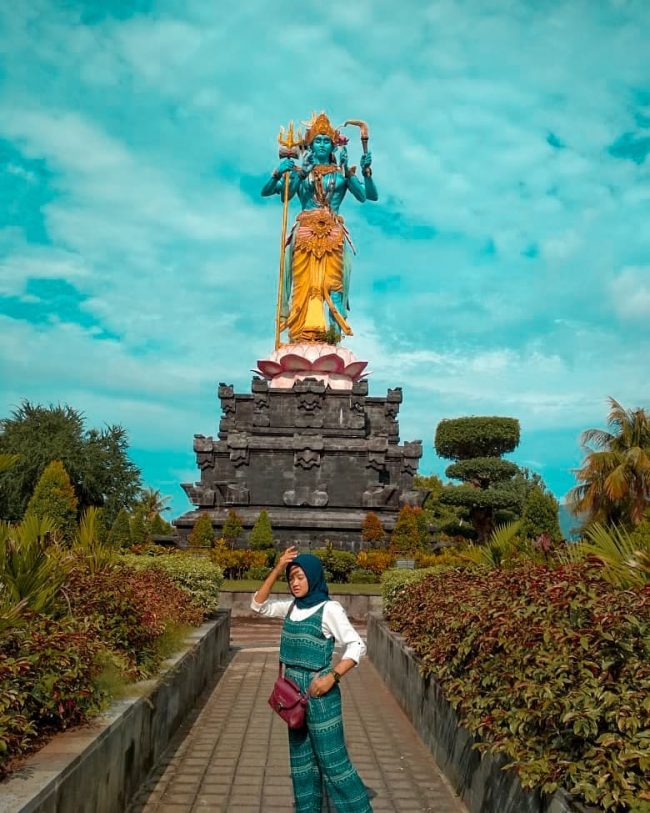 Wisata Taman Siwa via IG @nikaherawati199, 1. Pantai Perancak, 2. Wisata Pantai Medewi, 3. Pura Rambut Siwi, 4. Wisata Pantai Perancak Candikusuma, 5. Wisata Teluk Gilimanuk, 6. Wisata Monumen Lintas Laut Jawa – Bali, 7. Taman Nasional Bali Barat, 8. Wisata Bendungan Palasari, 9. Wisata Bunut Bolong, 10. Wisata Pantai Baluk Rening, 11. Wisata Pura Jati, 12. Wisata Pantai Delod Berawah, 13. Wisata Pantai Pengeragoan, 14. Wisata Pura Majapahit, 15. Wisata Museum Manusia Purba, 16. Wisata Air Tirta Lestari Gumbrih, 17. Wisata Desa Sangkaragung, 18. Wisata Rest Area Rambut Siwi, 19. Wisata Alun – Alun Jembrana, 20. Wisata Bendungan Benel, 21. Wisata Karang Sewu, 22. Wisata Desa Blimbing, 23. Wisata Makam Tua, 24. Wisata Rumah Panggung, 25. Wisata Kuliner Ayam Betutu, 26. Wisata Tukad Gelar, 27. Wisata Air Terjun Juwuk Manis, 28. Wisata Makepung, 29. Wisata Puncak Mawar, 30. Pantai Yeh Leh, 31. Pantai Yeh Kuning, 32. Pantai Candikusuma, 33. Wisata Pantai Pebuahan, 34. Wisata Taman Siwa, 35. Pelabuhan Perikanan Pengambengan, 36. Air Terjun Bidadari, 37. Wisata Pelabuhan Gilimanuk, 38. Puncak JR, 39. Wisata Green Cliff Yeh Embang Kangin, 40. Pantai Karang Impian, 41. Air Terjun Batu Belah Dewasana, 42. Waterpark Giri Buana, 43. Pura Jagatnatha