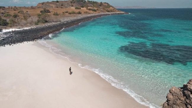 Wisata Tanjung Meriam via IG @syafiqrdh, 1. Wisata Cagar Budaya Uma Lengge, 2. Wisata Bukit Pundu Nence, 3. Wisata Pulau Ular, 4. Wisata Pantai Wane, 5. Wisata Pantai Kalaki, 6. Wisata Pantai Lariti, 7. Wisata Pantai Lawata, 8. Wisata Pantai Rontu, 9. Wisata Pantai Pink, 10. Wisata Pantai Labangka, 11. Wisata Pulau Kelapa, 12. Wisata Tanjung Meriam, 13. Wisata Pantai Papa, 14. Wisata Pantai Torowamba, 15. Wisata Pantai So Dau, 16. Wisata Pantai Oi Caba, 17. Wisata Sungai Kalate Ndira, 18. Wisata Air Terjun Busu, 19. Wisata Gunung Tambora, 20. Bukit Pundu Nence, 21. Wisata Bukit Matompo, 22. Wisata Pantai Wadu Baba, 23. Wisata Pulau Sangeang, 24. Wisata Museum Asi Mbojo, 25. Wisata Air Terjun Bombo Roi, 26. Wisata Gua Ringi Ncanga, 27. Wisata Pulau Kambing, 28. Pantai Lawoli, 29. Pantai So Numbe, 30. Dermaga TPI, 31. Air Terjun Kalemba, 32. Air Terjun Bombo Ntonggu, 33. Pemandian Madapangga