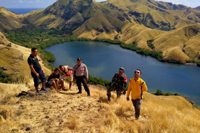Bukit Liaga via Kompas, 1. Wisata Taman Renungan Bung Karno, 2. Wisata Situs Pengasingan Bung Karno, 3. Wisata Pantai Tangga Alam, 4. Wisata Pantai Mbu’u, 5. Wisata Pantai Ria, 6. Wisata Museum Tenun Ikat, 7. Wisata Museum Bahari, 9. Wisata Kampung Adat Wologai, 10. Wisata Kampung Adat Ranggase, 11. Wisata Gunung Meja, 12. Wisata Gunung Iya, 13. Wisata Danau Kelimutu, 14. Wisata Pantai Batu Cincin, 15. Wisata Air Terjun Murundao Ende, 16. Pantai Batu Biru, 17. Pantai Ena Bara Maurole, 18. Air Terjun Kede Bodu, 19. Bukit Cinta Ende, 20. Kampung Adat Saga, 21. Bukit Liaga, 22. Kampung Adat Wolotopo
