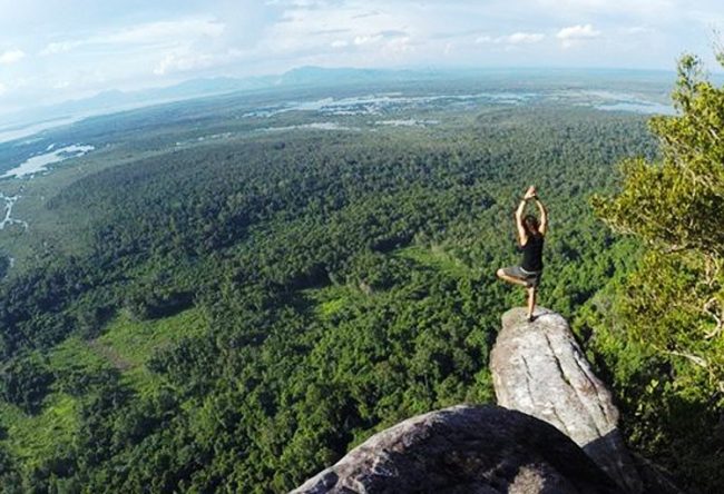 Bukit Semujan via Merahutih - Tempat Wisata Di Kapuas Hulu, 1. Taman Nasional Betung Kerihun, 2. Taman Nasional Danau Sentarum, 3. Danau Empangau, 4. Mupa Kencana atau Danau Piangkuak, 5. Danau Buak, 6. Air Terjun Medang Pulang, 7. Goa Beluan, 8. Pusaka Tunggal, 9. Gurung Makai, 10. Bukit Semujan, 11. Sarai Ngeri, 12. Air Terjun Biyu, 13. Bukit Sunan, 14. Air Terjun Gansir, 15. Gurung Gadai, 16. Gurung Peranggai, 17. Air Terjun Gurung Sepangin , 18. Hulu Tubuk, 19. Danau Sekawi, 20. Lubuk Semah, 21. Riam Rantau Kalis, 22. Bukit Ampan, 23. Bukit Kedungkang, 24. Sarai Biang, 25. Pulau Begansar, 26. Riam Teset, 27. Bukit Tekenang, 28. Bukit Tilung, 29. Jembatan Gantung Dusun Meliung, 30. Air Terjun Riam Teset, 31. Air Terjun Lempiang, 32. Air Terjun Riam Matu, 33. Kolam Bunga Lita, 34. Riam Kihung, 35. Danau Blairam, 36. Bukit Kulat, 37. Gurung Duayak, 38. Danau Merebung, 39. Rumah Betang Sungai Utik, 40. Rumah Betang Melapi, 41. Masjid At-Taqwa Selimbau, 42. Sungai Kapuas, 43. Air Terjun Saray Brunyau