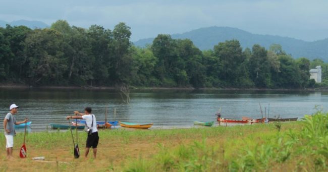 Danau Empangau via Mongabay - Tempat Wisata Di Kapuas Hulu, 1. Taman Nasional Betung Kerihun, 2. Taman Nasional Danau Sentarum, 3. Danau Empangau, 4. Mupa Kencana atau Danau Piangkuak, 5. Danau Buak, 6. Air Terjun Medang Pulang, 7. Goa Beluan, 8. Pusaka Tunggal, 9. Gurung Makai, 10. Bukit Semujan, 11. Sarai Ngeri, 12. Air Terjun Biyu, 13. Bukit Sunan, 14. Air Terjun Gansir, 15. Gurung Gadai, 16. Gurung Peranggai, 17. Air Terjun Gurung Sepangin , 18. Hulu Tubuk, 19. Danau Sekawi, 20. Lubuk Semah, 21. Riam Rantau Kalis, 22. Bukit Ampan, 23. Bukit Kedungkang, 24. Sarai Biang, 25. Pulau Begansar, 26. Riam Teset, 27. Bukit Tekenang, 28. Bukit Tilung, 29. Jembatan Gantung Dusun Meliung, 30. Air Terjun Riam Teset, 31. Air Terjun Lempiang, 32. Air Terjun Riam Matu, 33. Kolam Bunga Lita, 34. Riam Kihung, 35. Danau Blairam, 36. Bukit Kulat, 37. Gurung Duayak, 38. Danau Merebung, 39. Rumah Betang Sungai Utik, 40. Rumah Betang Melapi, 41. Masjid At-Taqwa Selimbau, 42. Sungai Kapuas, 43. Air Terjun Saray Brunyau