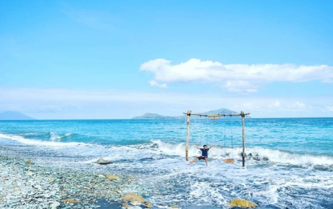 Pantai Batu Biru via IG @charles_sinlae, 1. Wisata Taman Renungan Bung Karno, 2. Wisata Situs Pengasingan Bung Karno, 3. Wisata Pantai Tangga Alam, 4. Wisata Pantai Mbu’u, 5. Wisata Pantai Ria, 6. Wisata Museum Tenun Ikat, 7. Wisata Museum Bahari, 9. Wisata Kampung Adat Wologai, 10. Wisata Kampung Adat Ranggase, 11. Wisata Gunung Meja, 12. Wisata Gunung Iya, 13. Wisata Danau Kelimutu, 14. Wisata Pantai Batu Cincin, 15. Wisata Air Terjun Murundao Ende, 16. Pantai Batu Biru, 17. Pantai Ena Bara Maurole, 18. Air Terjun Kede Bodu, 19. Bukit Cinta Ende, 20. Kampung Adat Saga, 21. Bukit Liaga, 22. Kampung Adat Wolotopo